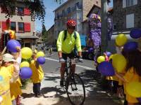 Le Chambon-sur-Lignon : un accueil enthousiaste pour les cyclistes de l&#039;Ardéchoise