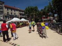 Le Chambon-sur-Lignon : un accueil enthousiaste pour les cyclistes de l&#039;Ardéchoise