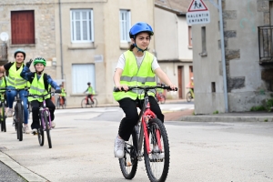 Sainte-Sigolène : les CM2 de l&#039;école Germaine-Tillion en immersion en vélo dans les rues