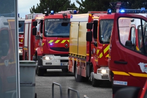 Monistrol-sur-Loire : les pompiers ont fêté l&#039;arrivée dans leur nouvelle caserne avec sirène et défilé en ville (vidéo)