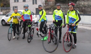 Cyclisme : ils ont roulé 457 km en 24 heures sur la FLèche Vélocio