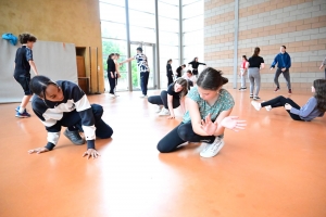 Le Puy-en-Velay : une leçon de breakdance au collège Lafayette (vidéo)