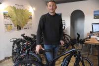 Il crée une agence de voyages... en vélo électrique
