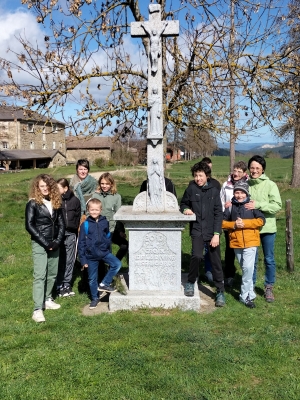 Sainte-Sigolène : à la découverte des croix de Grazac avec la pastorale des jeunes