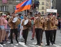 L&#039;Arménie fait partie du grand défilé à Yssingeaux dimanche avec la Bretagne, Bornéo, le Venezuela.