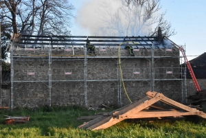 Une grange en rénovation prend feu à Montregard