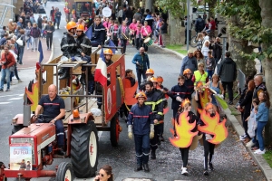 Bas-en-Basset : un corso tout feu tout flamme à la fête patronale (vidéo)