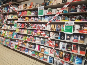 Carrefour Market de Tence a fermé son rayon librairie samedi.||