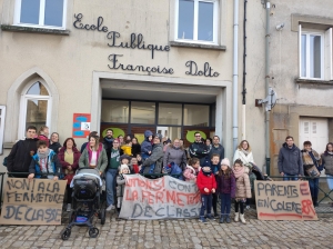 Saint-Didier-en-Velay : les parents défendent les trois classes de l&#039;école Françoise-Dolto