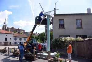 Saint-Pal-de-Chalencon : une éolienne installée dans le bourg
