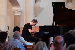 Saint-Jeures : impros virtuoses au piano de Karol Beffa pour ouvrir Musiques en Vivarais-Lignon