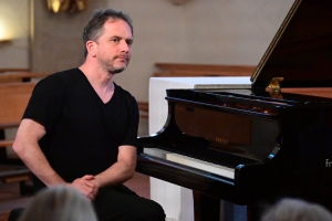 Saint-Jeures : impros virtuoses au piano de Karol Beffa pour ouvrir Musiques en Vivarais-Lignon