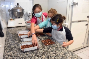 Monistrol-sur-Loire : les enfants ont fabriqué leur tablette de chocolat chez Bruno Montcoudiol