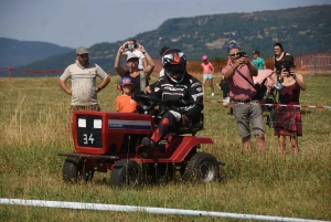 Course sur prairie de Saint-Maurice-de-Lignon : les tracteurs-tondeuses
