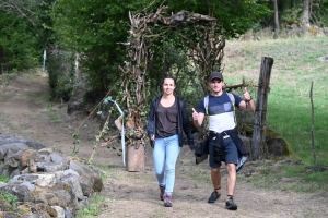 A Vals-près-Le Puy, les coureurs et marcheurs au milieu des vignes et des chibottes