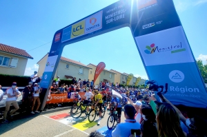 Tout roule pour le départ du Critérium du Dauphiné à Monistrol-sur-Loire (vidéo)