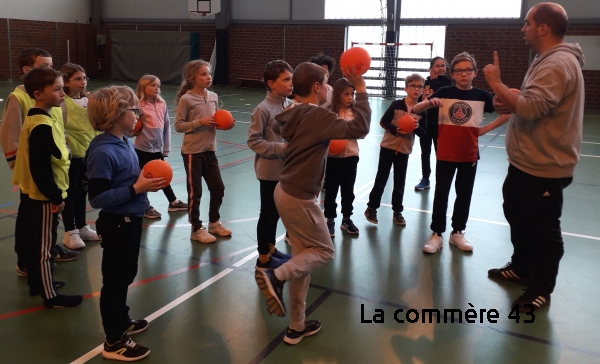 Pierre Dechance du comité départemental de handball anime ces modules|||||