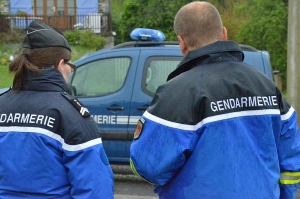 Un trentenaire tué d&#039;un coup de couteau à Sainte-Florine