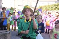 Monistrol-sur-Loire : un Carnaval déjanté et coloré dans les rues (vidéo)