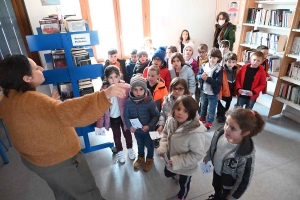 Deux cents écoliers de Bas-en-Basset votent pour leur livre préféré au Prix des Incorruptibles