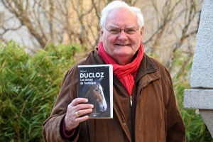 Albert Ducloz publie son 24e livre.||