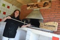 Les pizzas seront cuites au feu de bois.|Les aromates viendront directement du potager de Julie, cultivés dans une démarche de permaculture.|||