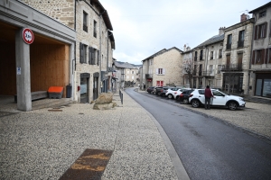 Un choc entre une voiture et un piéton à Saint-Julien-Chapteuil : un adolescent blessé