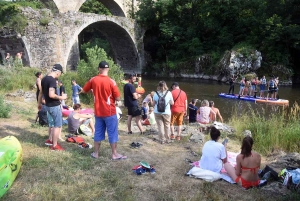Lavoûte-sur-Loire : des activités au pied du Pont Vieux avant les travaux de rénovation