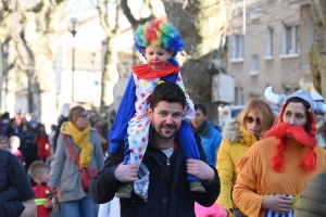 Le Carnaval des enfants met de la couleur à Bas-en-Basset