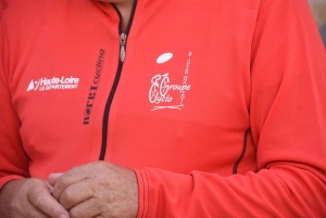 Saint-Julien-Chapteuil : des maillots rouges remis aux cyclotouristes
