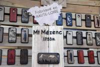Yssingeaux : trois jeunes créent Coque en bois, des étuis pour smartphones