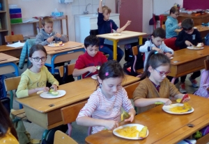 Les fruits du monde au programme des écoliers de Saint-Joseph à Montfaucon