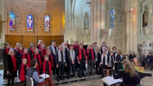 La chorale A Croche Choeur chante Noël : le public répond présent à Saint-Jeures et Saint-Agrève