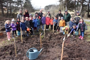 Lapte : les écoliers ont planté une centaine d&#039;arbres dans leur Forêt des enfants