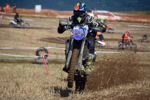 Course sur prairie de Saint-Maurice-de-Lignon : les motos Open (série 3)