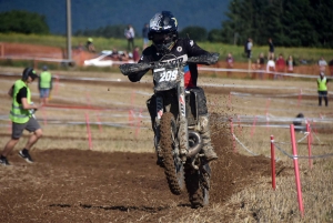 Course sur prairie de Saint-Maurice-de-Lignon : les motos Open (série 3)