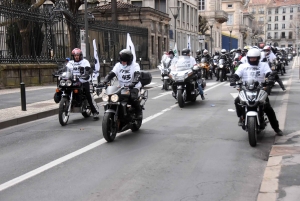 360 motards en colère au Puy-en-Velay contre le projet de contrôle technique (vidéo)
