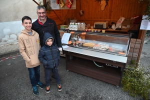 Monistrol-sur-Loire : le marché de Noël se poursuit ce dimanche sur la place Néron