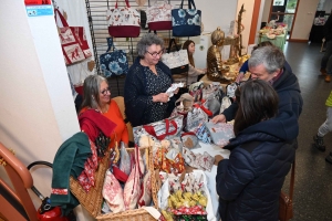 Le Chambon-sur-Lignon : 30 exposants ont animé le marché de Noël