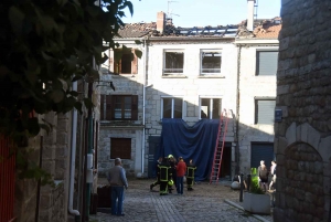 Saint-Didier-en-Velay : un incendie ravage un immeuble dans le bourg historique