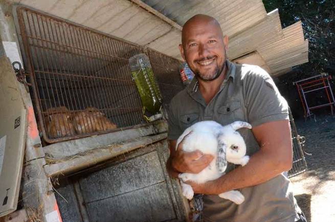 Ludovic Dimec élève déjà des lapins et rongeurs pour les animaleries.||