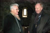 Bernard Cotte, le maire du Mazet avec Luc Crépy, évêque du Puy, à l&#039;église de Saint-Voy.