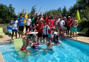 Monistrol-sur-Loire : les footballeurs en Ardèche pour fêter les trois montées