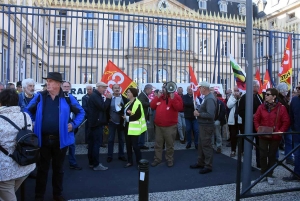 Petite mobilisation au Puy-en-Velay pour défendre les retraites