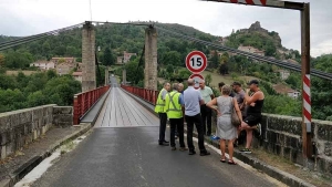 Fermeture du pont suspendu de Saint-Ilpize et mise en service du gué béton sur l&#039;Allier
