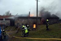 Riotord : une grange et une habitation ravagées dans un incendie attisé par le vent