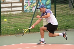 Tennis : Chloé Treyve et Alex Perrier remportent le tournoi de Bas-en-Basset