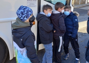 Saint-Jeures : les écoliers participent à une évacuation de bus