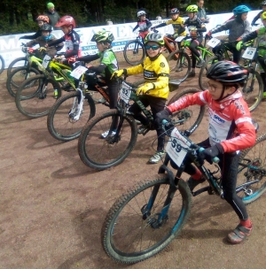 Cyclisme : résultats prometteurs pour les jeunes du Vélo Club du Velay en VTT