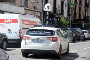 Puy-en-Velay : une voiture Apple remarquée dans le centre-ville